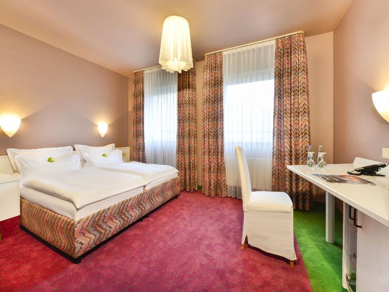 Airport Hotel By The New Yorker Кёльн Экстерьер фото